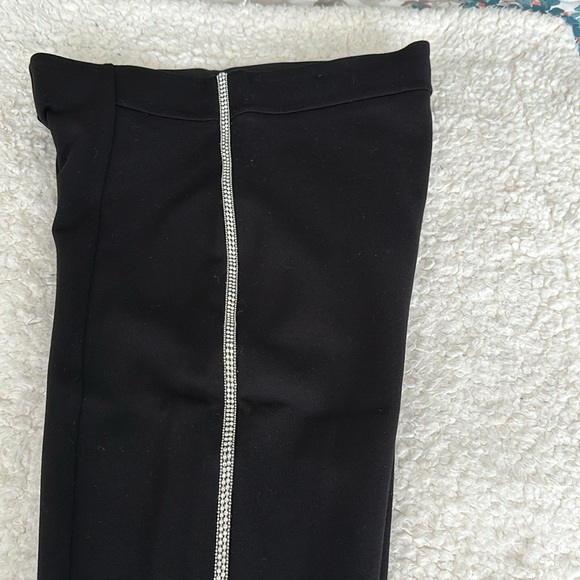 Zara High rise leggings with wide elastic waistband. it is a stretchable. - Picture 4 of 9